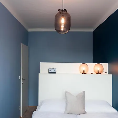 Nicht Weit Von Der Donau *