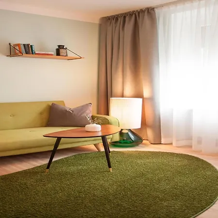 Nicht Weit Von Der Donau * Linz