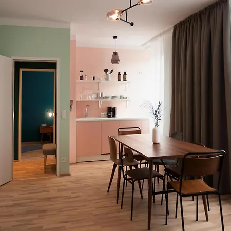 Apartment Not Far From The Danube