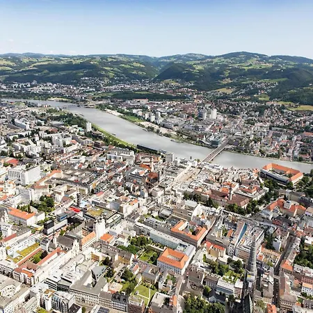 Not Far From The Danube شقة *